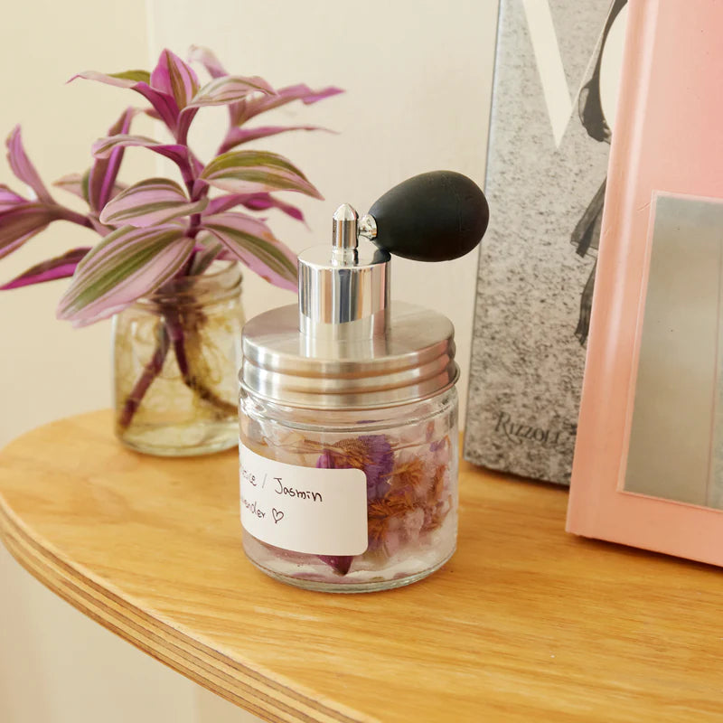 Kikkerland GREAT OUTDOORS MAKE YOUR OWN PERFUME Kikkerland GREAT OUTDOORS MAKE YOUR OWN PERFUME
