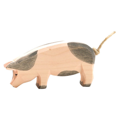 Wooden Spotted Pig Head Down (10952) - Ostheimer